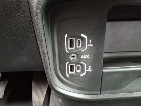 Used 2024 RAM 2500 Big Horn w/ Sport Appearance Package image 27