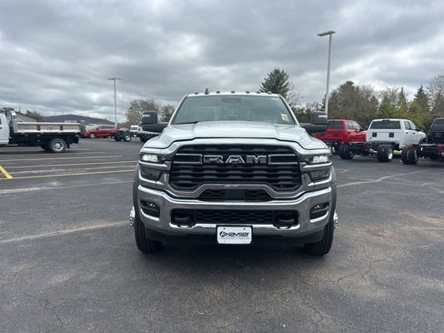 New 2026 RAM 5500 Tradesman w/ Chrome Appearance Group image 2