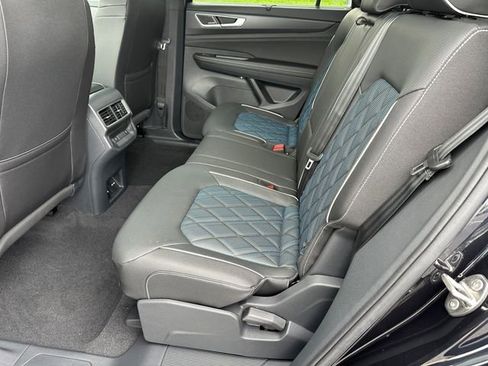 New 2026 Volkswagen Atlas Cross Sport SEL Premium R-Line AWD/4WD image 15