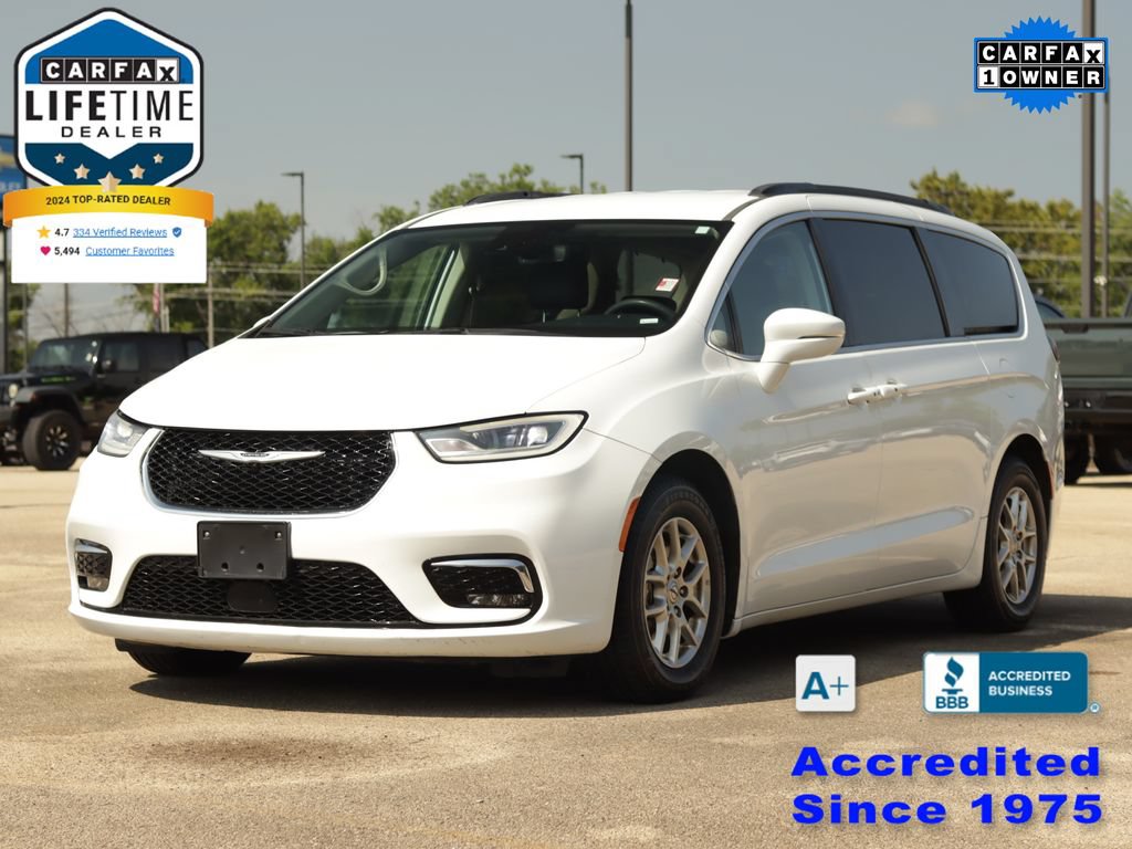 Used 2022 Chrysler Pacifica Touring-L FWD image 3