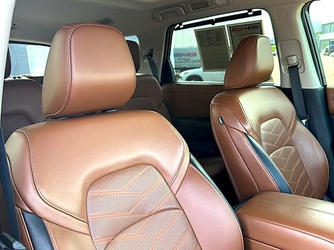 Used 2024 Nissan Pathfinder Platinum FWD image 27