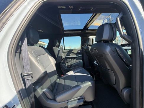 New 2026 Lincoln Navigator L Reserve w/ Jet Appearance Package AWD/4WD image 6