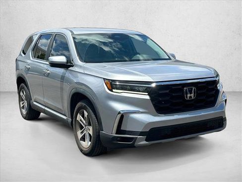 Used 2023 Honda Pilot EX-L image 3