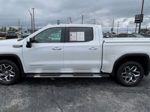 Used 2023 GMC Sierra 1500 SLT w/ SLT Convenience Package AWD/4WD image 7