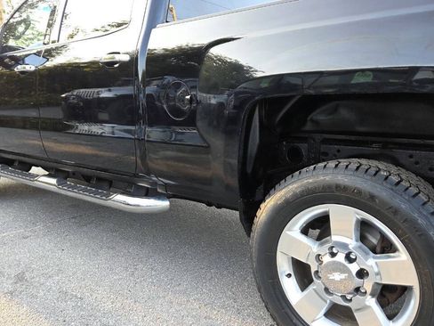 Used 2019 Chevrolet Silverado 2500 W/T w/ Snow Plow Prep Package AWD/4WD image 9
