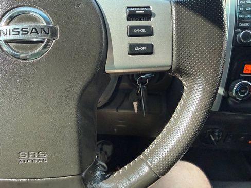 Used 2015 Nissan Frontier PRO-4X AWD/4WD image 30