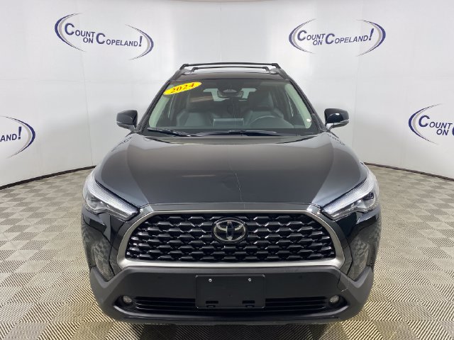 Used 2024 Toyota Corolla Cross XLE w/ Convenience Package AWD/4WD image 2