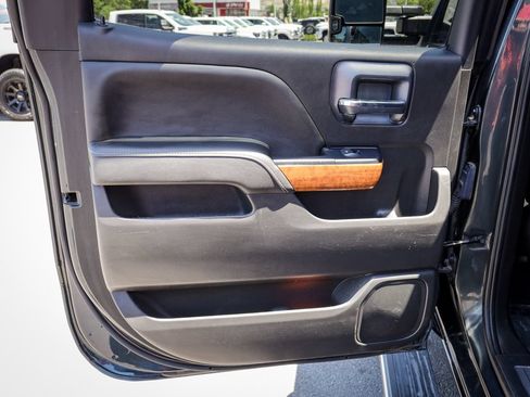 Used 2018 Chevrolet Silverado 1500 High Country AWD/4WD image 33