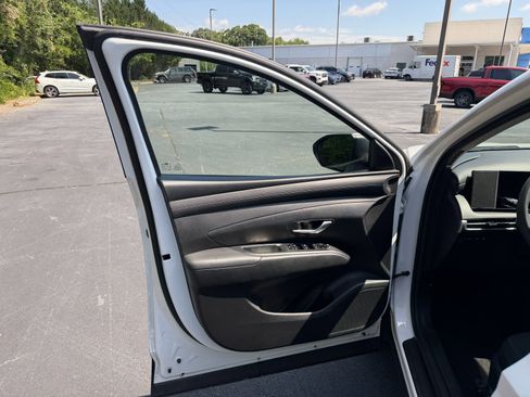 Used 2025 Hyundai Tucson SEL FWD image 19