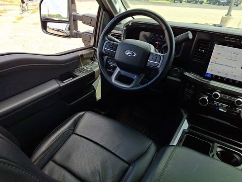 Used 2024 Ford F250 Lariat w/ Black Appearance Package AWD/4WD image 15