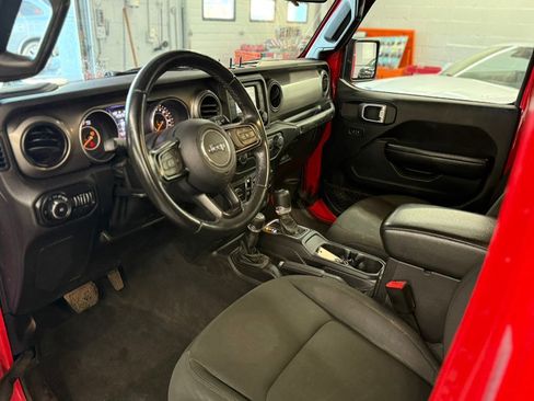 Used 2019 Jeep Wrangler Unlimited Sport S image 16