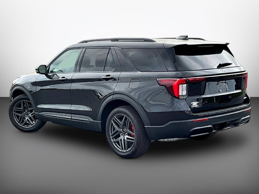 New 2026 Ford Explorer ST-Line w/ ST-Line Street Pack AWD/4WD image 3