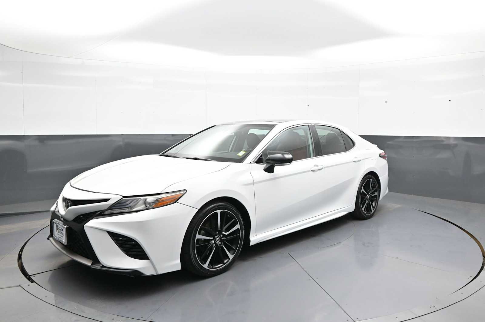 Certified 2019 Toyota Camry XSE w/ Navigation Package FWD image 9