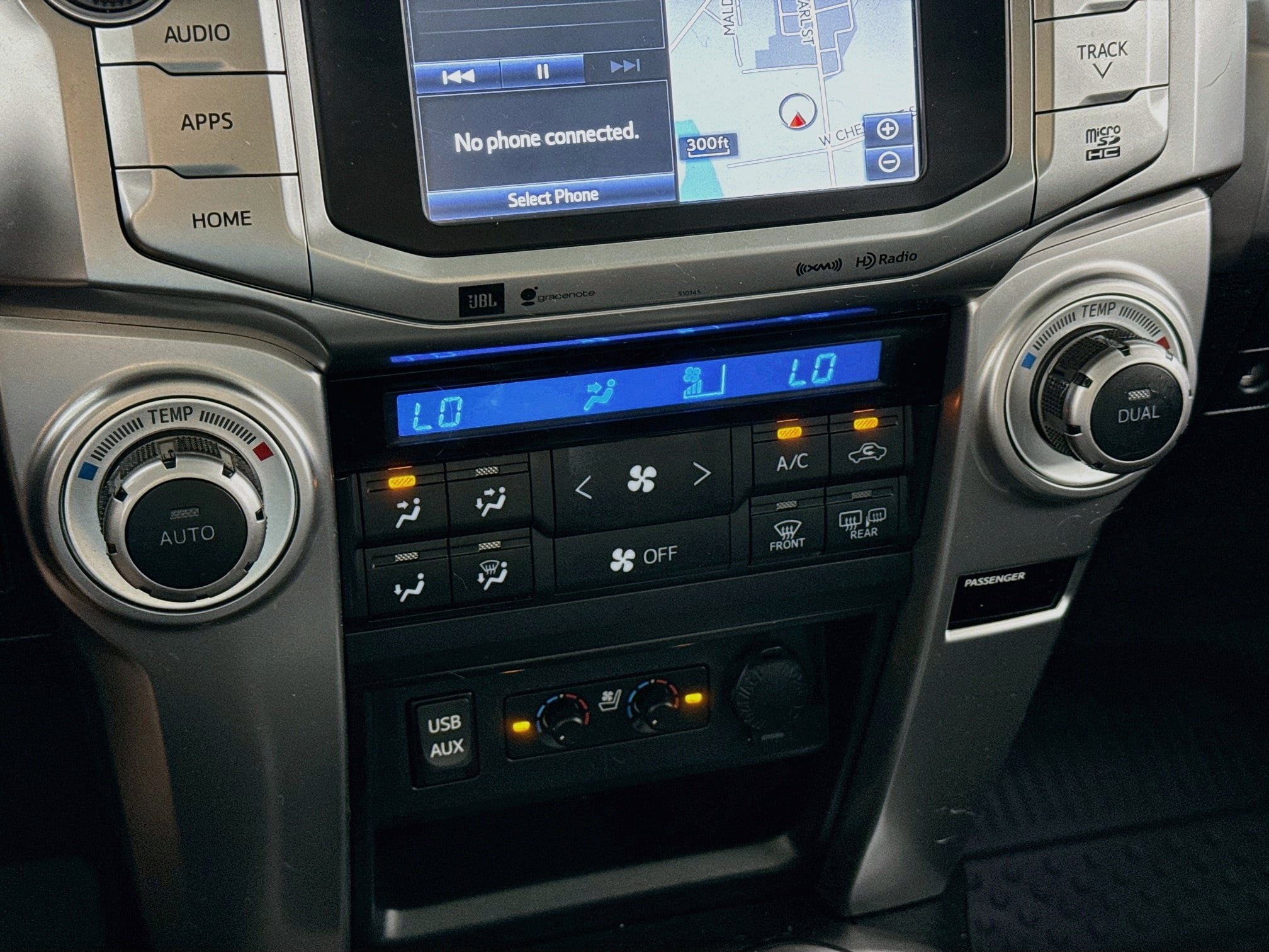 Used 2018 Toyota 4Runner Limited AWD/4WD image 19