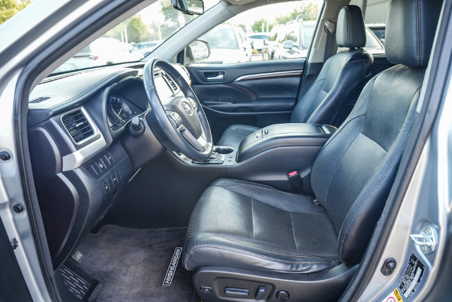 Used 2016 Toyota Highlander Limited AWD/4WD image 20