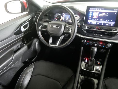 Used 2022 Jeep Compass Limited image 9