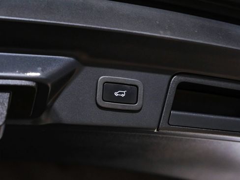 Used 2021 Land Rover Range Rover Velar S AWD/4WD image 56