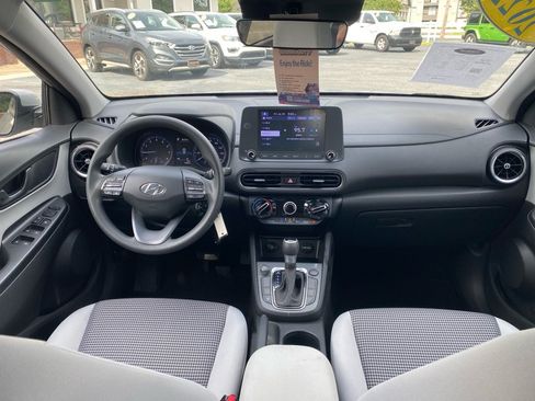 Used 2022 Hyundai Kona SE FWD image 12