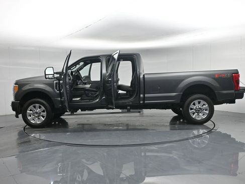 Certified 2018 Ford F350 Platinum w/ Platinum Ultimate Package image 48