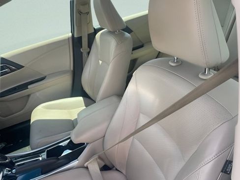 Used 2016 Honda Accord EX-L image 17