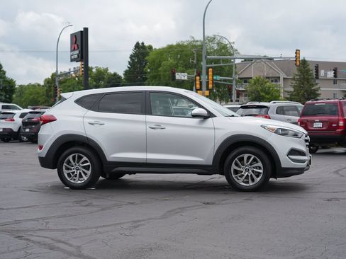Used 2018 Hyundai Tucson SE AWD/4WD image 2