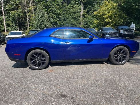 Used 2020 Dodge Challenger SXT w/ Blacktop Package RWD image 6