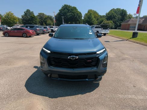 Used 2025 Chevrolet Equinox RS FWD image 3