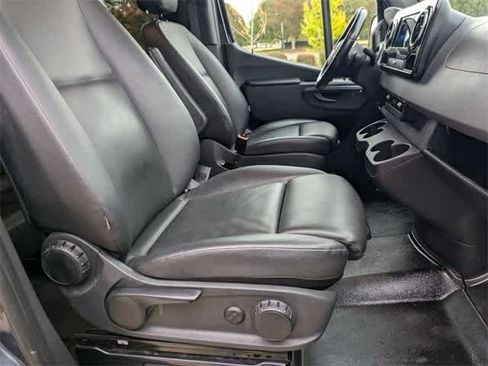 Used 2021 Mercedes-Benz Sprinter 2500 image 19