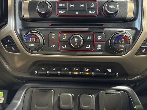 Used 2016 GMC Sierra 2500 Denali w/ Duramax Plus Package AWD/4WD image 19