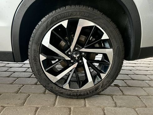 Used 2024 Mitsubishi Outlander SE FWD image 46