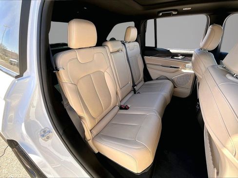 Used 2022 Jeep Grand Cherokee Limited 4xe w/ Luxury Tech Group II image 25