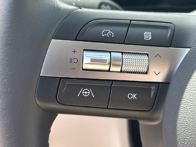 Certified 2025 Hyundai Kona SEL FWD image 23
