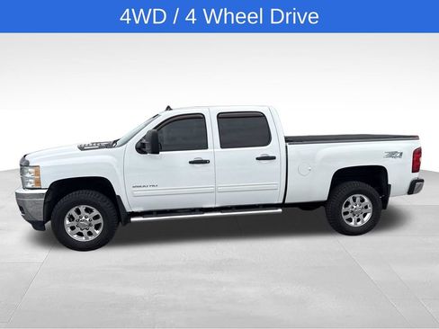 Used 2013 Chevrolet Silverado 2500 LT w/ Interior Plus Package AWD/4WD image 2