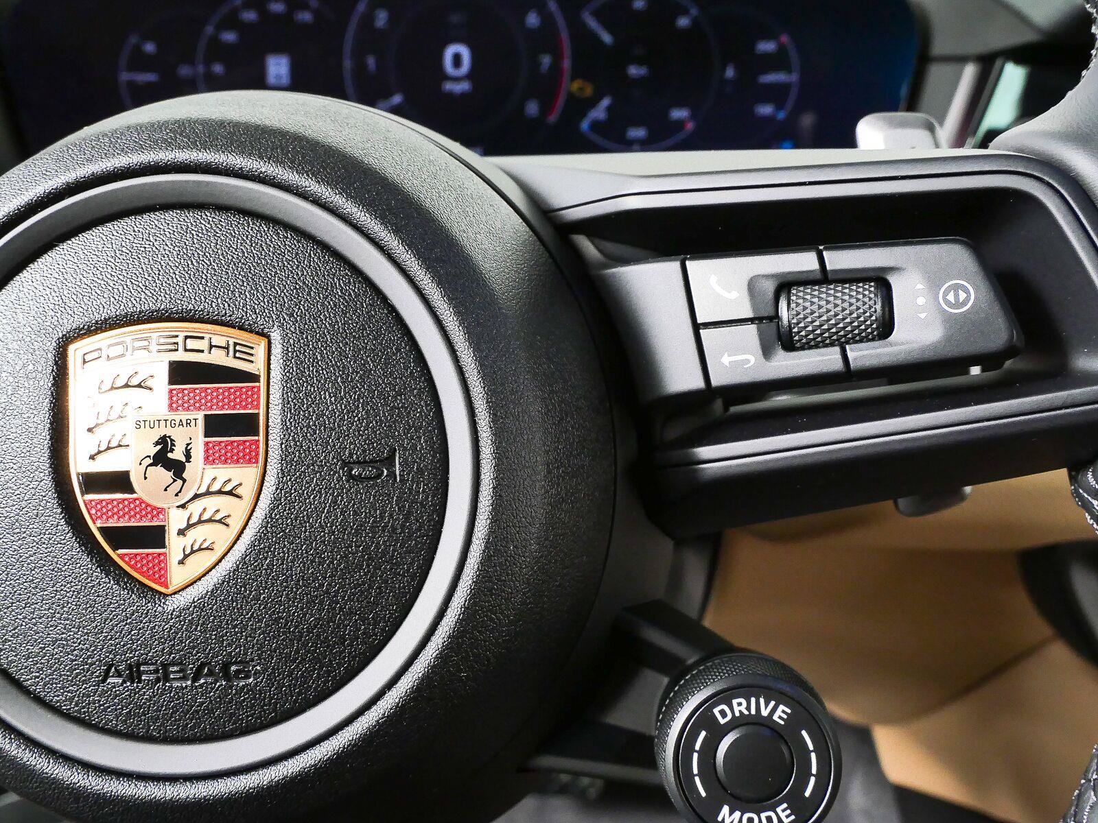 New 2026 Porsche Cayenne Coupe AWD/4WD image 12