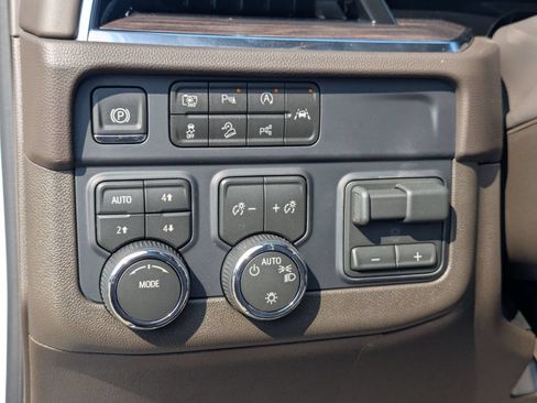 New 2026 Chevrolet Suburban LS w/ Max Trailering Package AWD/4WD image 12