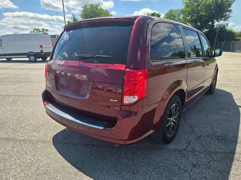 Used 2017 Dodge Grand Caravan GT FWD image 3