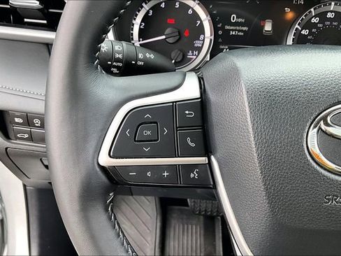 Used 2024 Toyota Highlander LE image 10