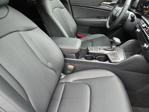 New 2026 Kia Sportage EX FWD image 11