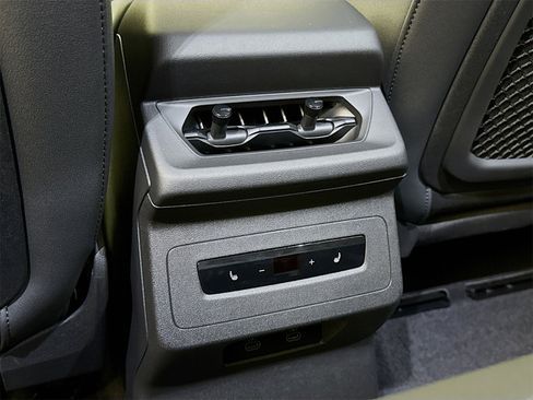 Certified 2025 Audi Q6 e-tron Premium w/ Convenience Package image 25