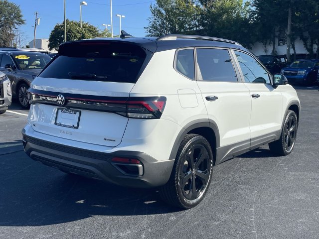 Certified 2026 Volkswagen Taos SE AWD/4WD image 7