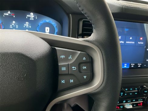 Used 2025 Ford Bronco Badlands image 27