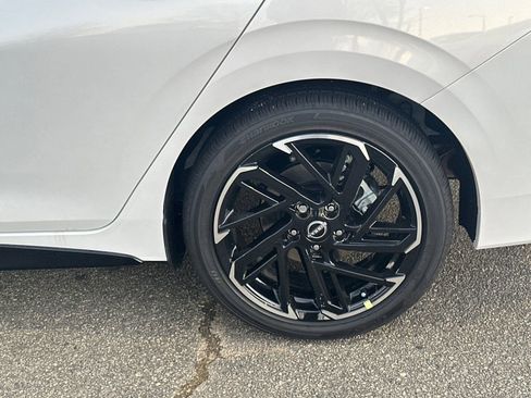 New 2026 Nissan Sentra SR w/ SR Premium Package FWD image 19