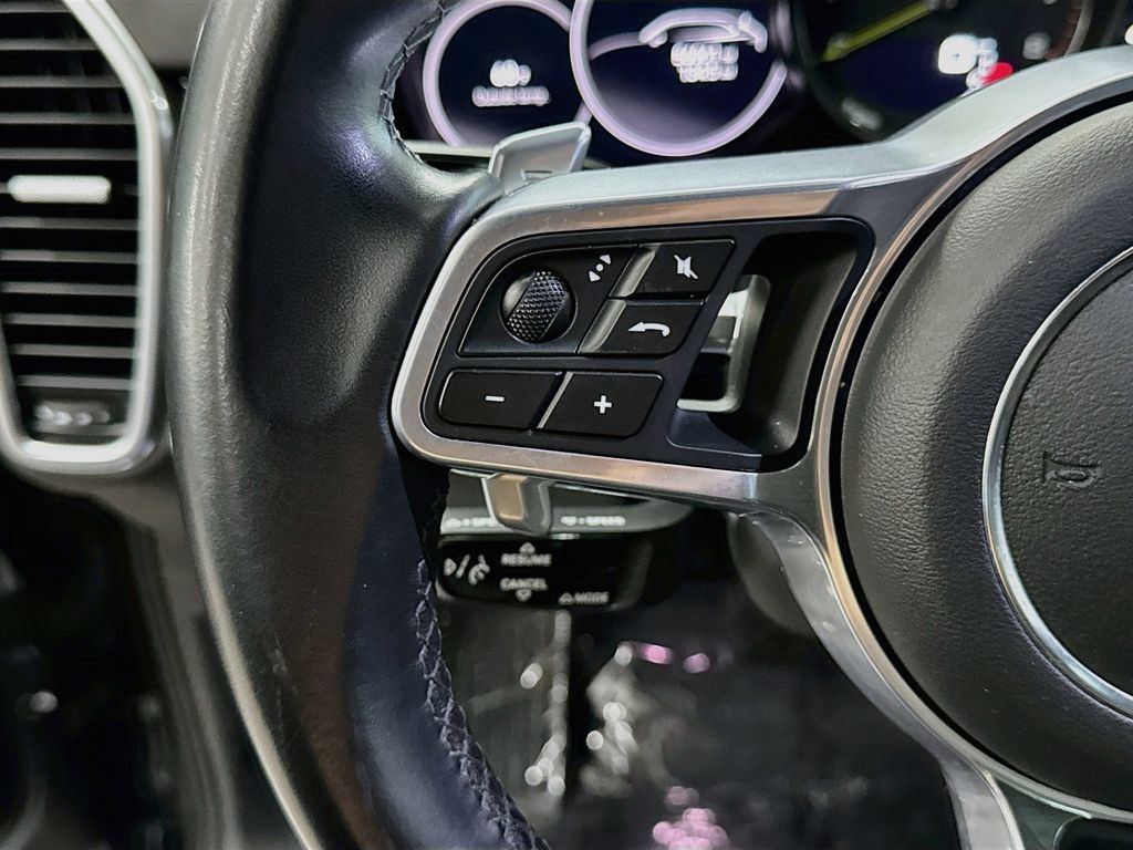 Used 2022 Porsche Cayenne Platinum Edition AWD/4WD image 12