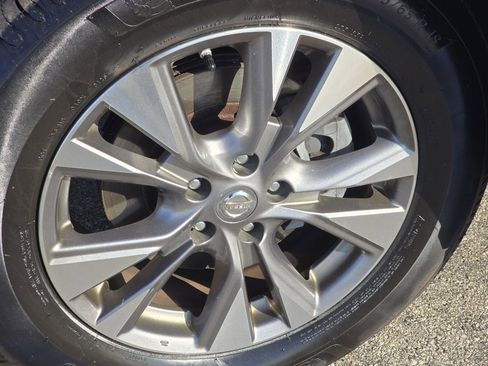 Used 2017 Nissan Murano SL image 18