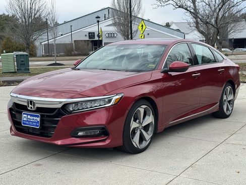 Used 2018 Honda Accord Touring image 4