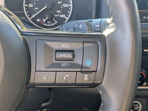 Used 2023 Nissan Rogue SL w/ SL Premium Package image 18