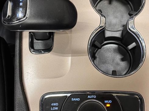 Used 2014 Jeep Grand Cherokee Limited image 16