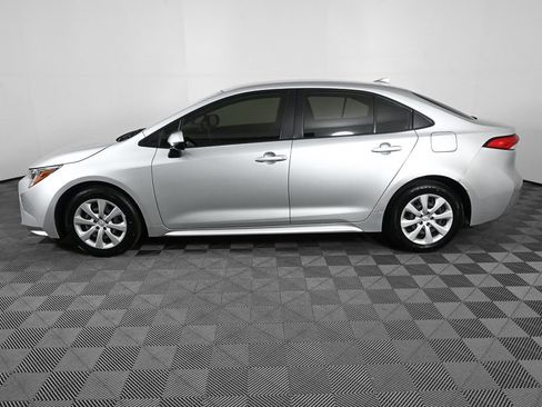 Used 2023 Toyota Corolla LE image 3
