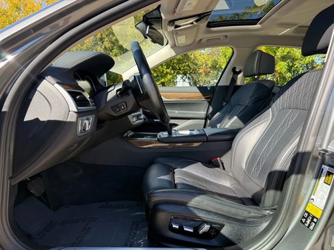 Used 2018 BMW 750i xDrive image 8