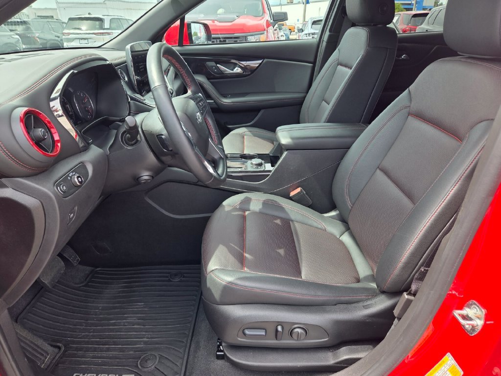 Used 2024 Chevrolet Blazer RS w/ Enhanced Convenience Package FWD image 5